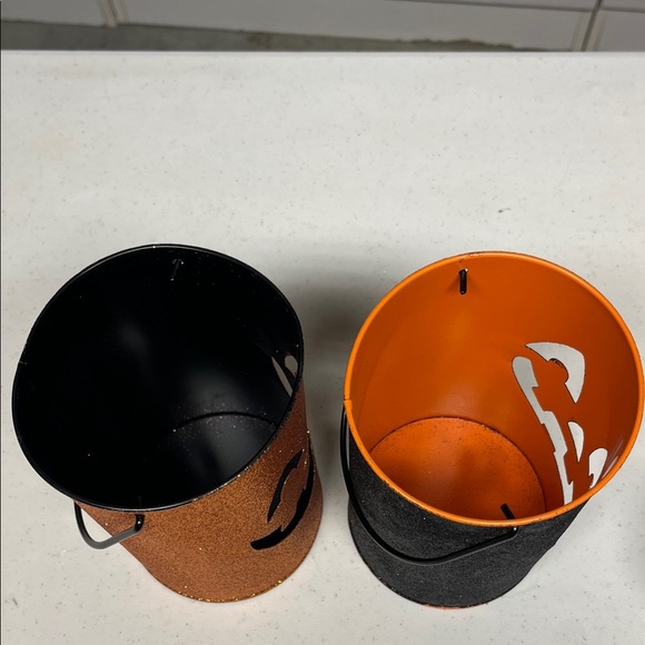 2 Halloween Jack-O'-Lantern Buckets - Picture 5 of 9